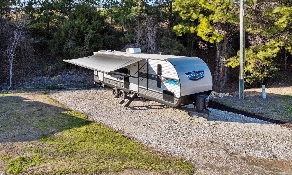 Cross House | Cozy Camper with Canal access