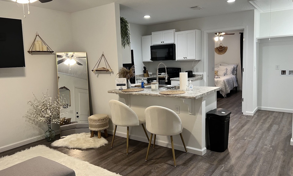 Ludowici House | Cozy Corner A Townhouse Treasure! 15 minutes from Fort Stewart