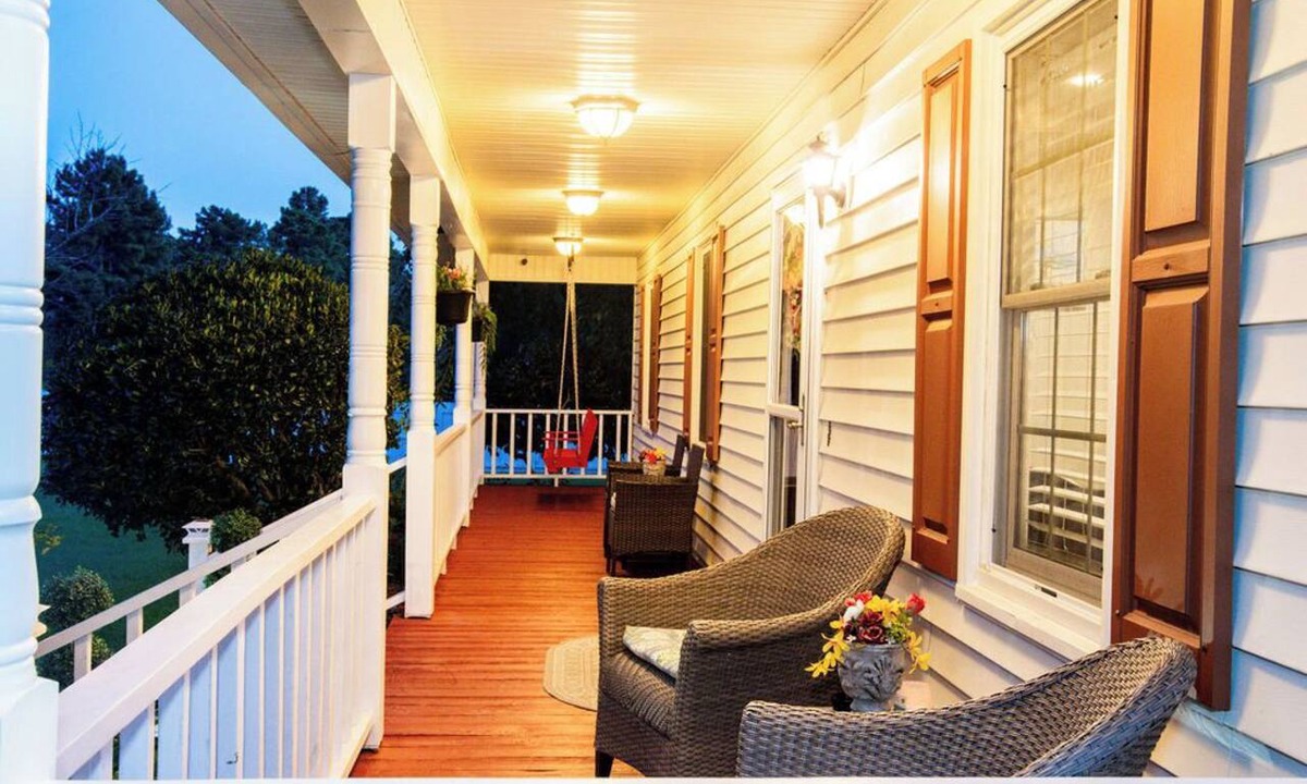 Sanford House | Cozy Country Retreat Ranch Style Home, private hot tub, pet friendly