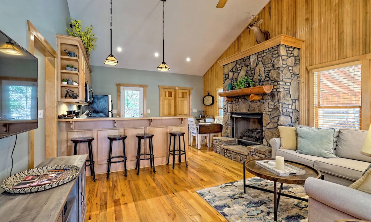 Elf Cabin | Cozy Cove Retreat by Chatuge Home Concierge | Private Swim Dock, Kayaks & Grill