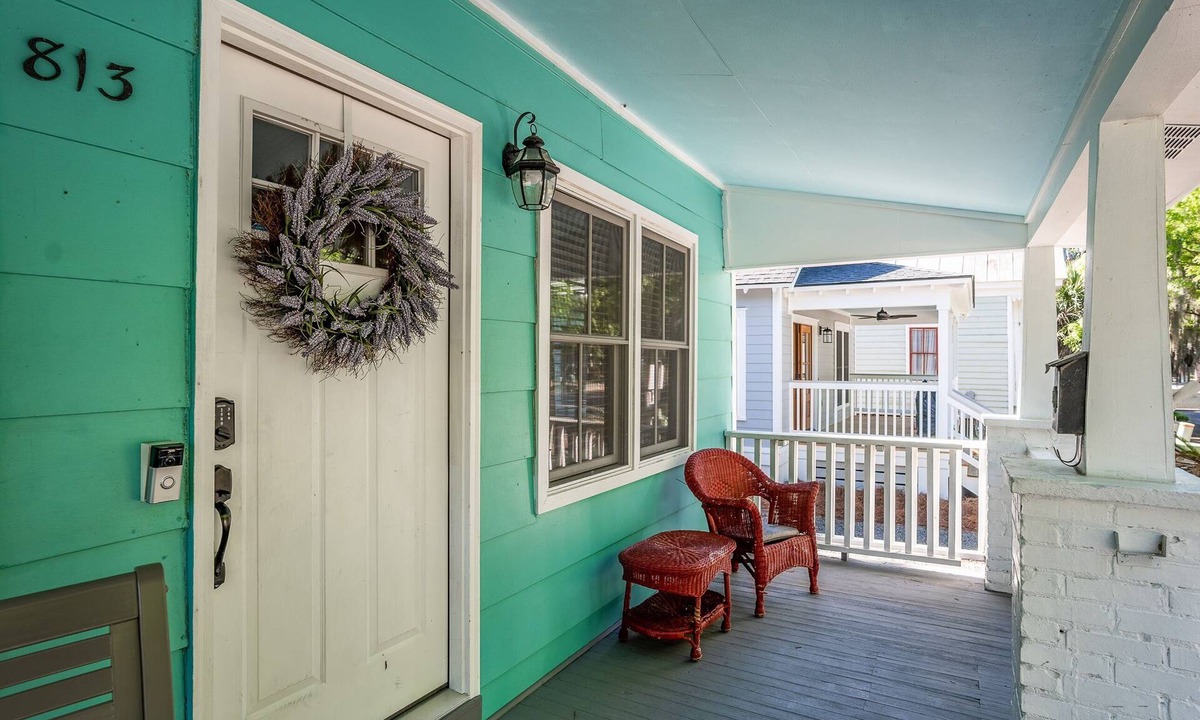 Uptown House | Cozy Downtown Cottage - 0.7 mi walk to downtown!