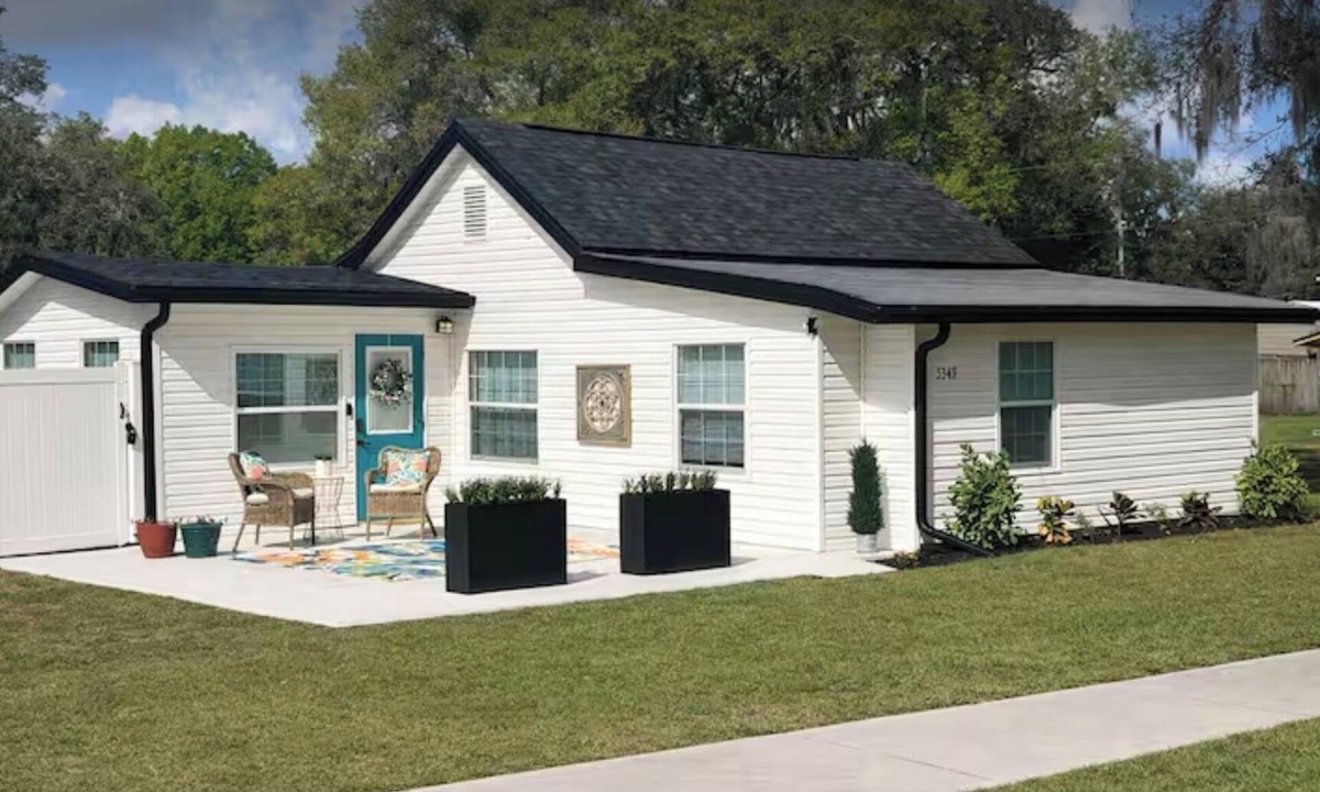 Downtown Zephyrhills House | Cozy Escape in Zephyrhills-Close to many amenities - Pet Friendly