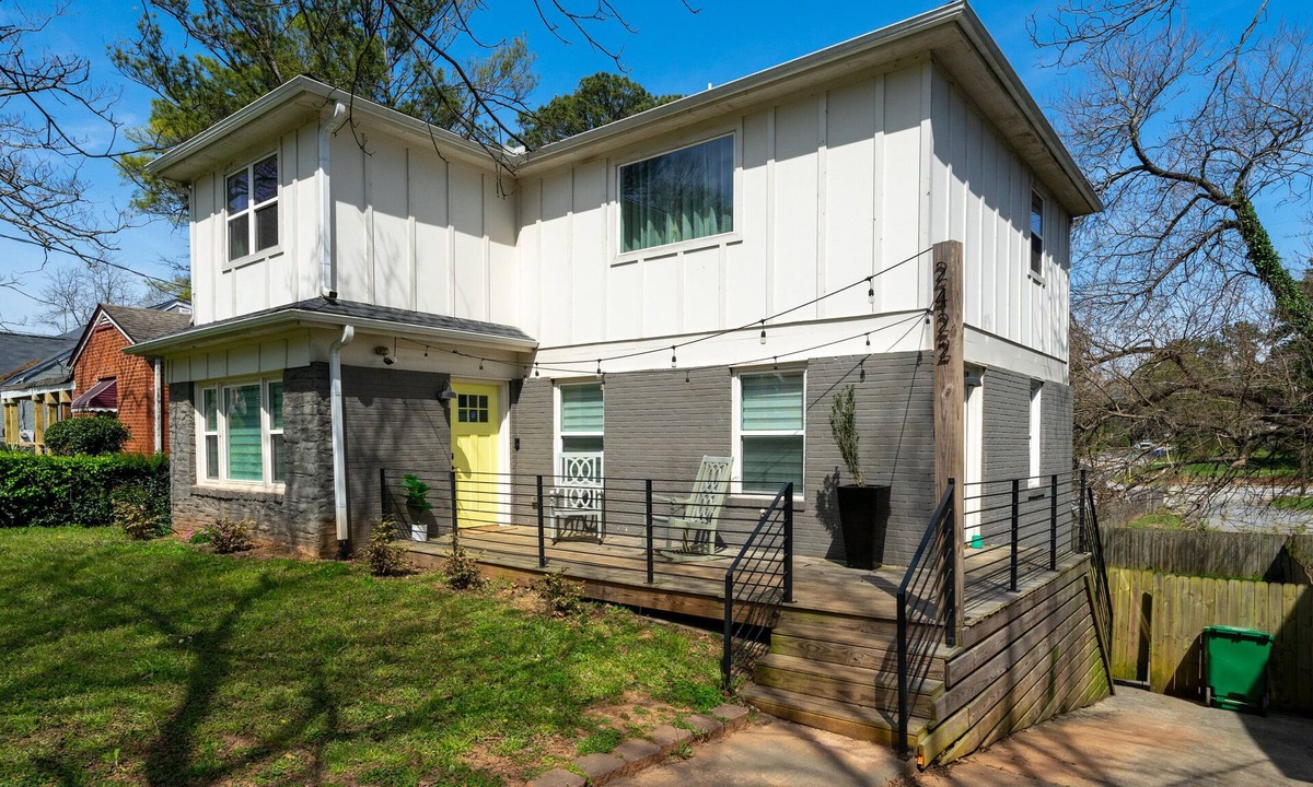 Candler-McAfee House | Cozy Farm House Near Downtown with Large Backyard