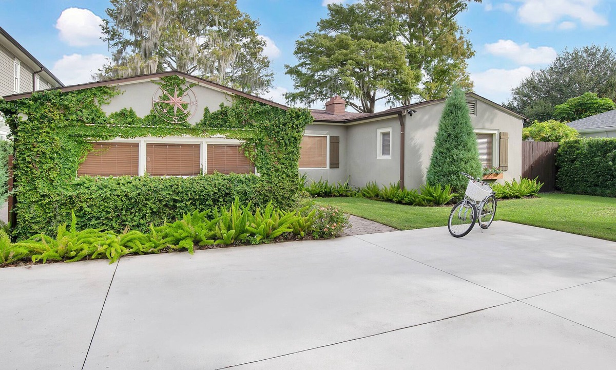 Orlando Cottage | Cozy lakeside cottage in the heart of Orlando.