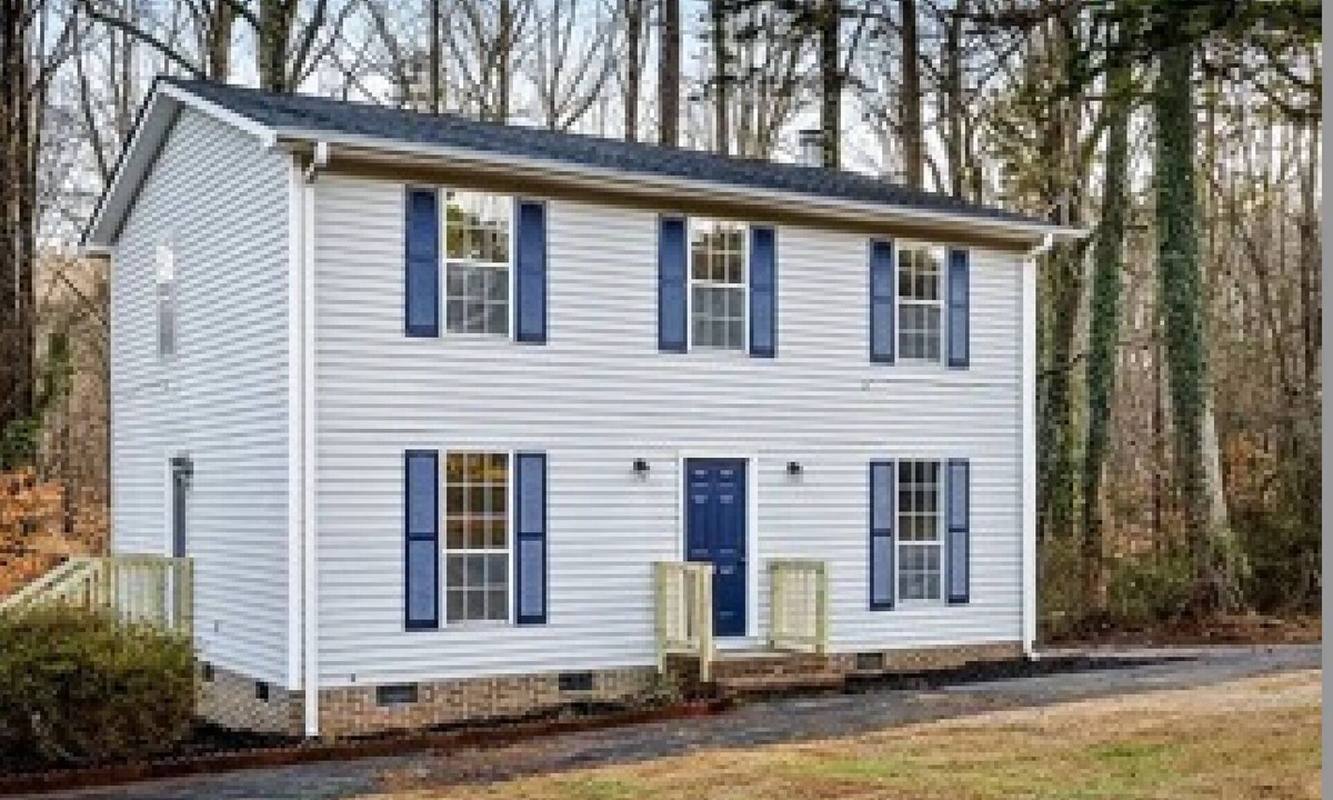 Seneca House | Cozy Seneca Getaway Pet Friendly Sleeps 7!