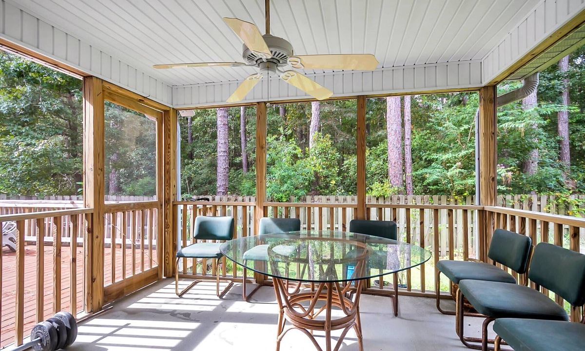 Lincolnville House | Cozy Spacious Family Retreat