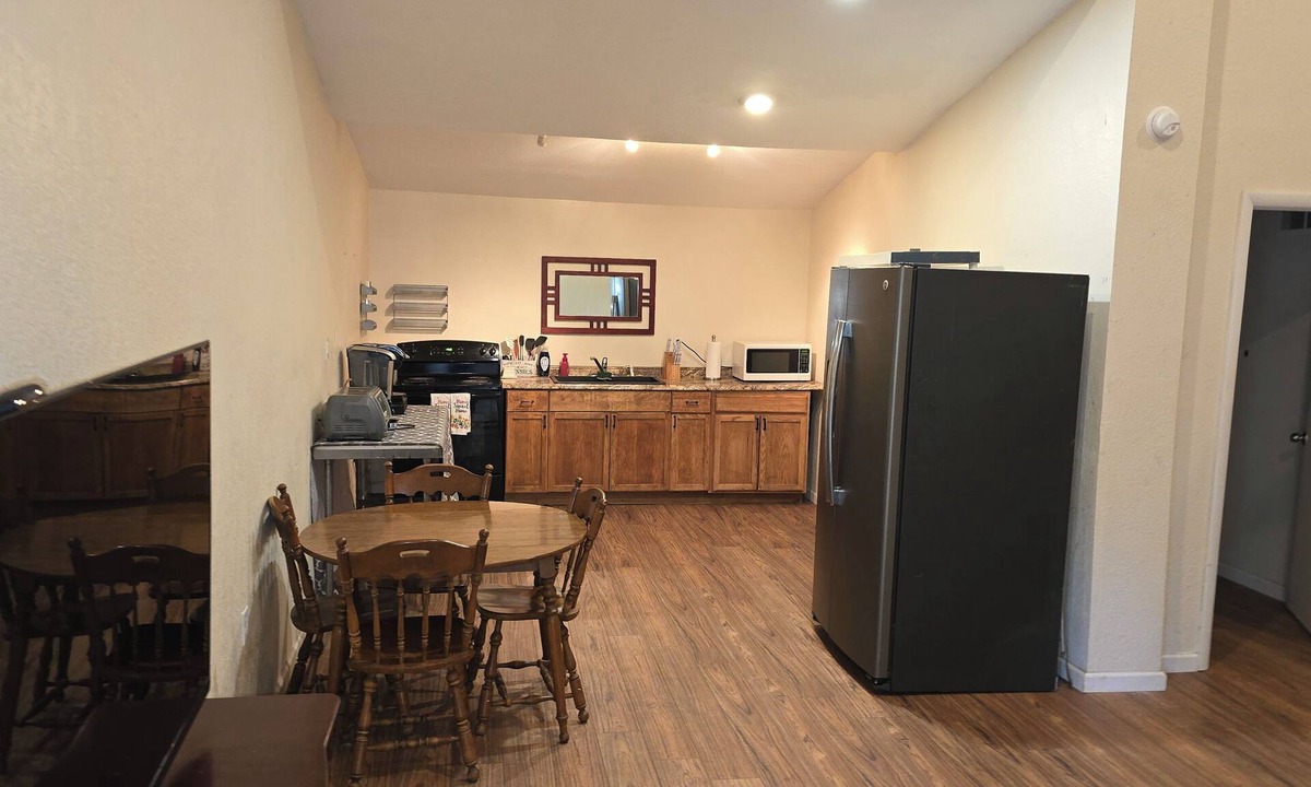 Plant City Apartment | Cozy Studio Barndominium in welcoming Plant City with AC/Heat and private