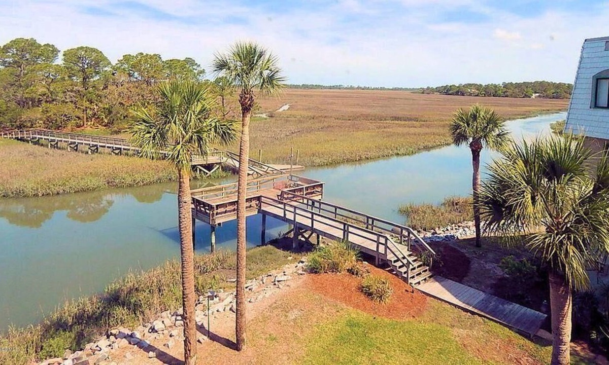 Saint Helena Island Condo | Cozy Tidal Creek Villa w/ Private Dock Access & Amazing Sunset Marsh Views