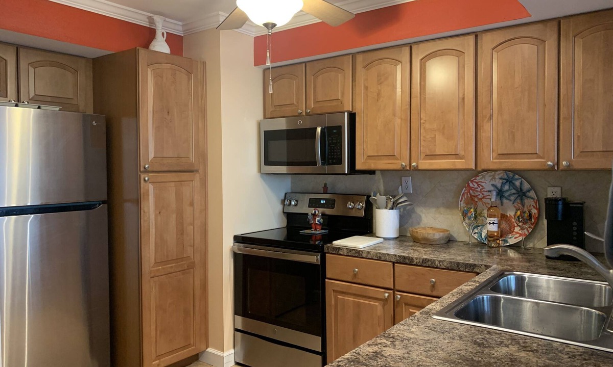 Isla del Sol Condo | Cozy upscale furnished condo in lovely St Pete close to beach and restaurants