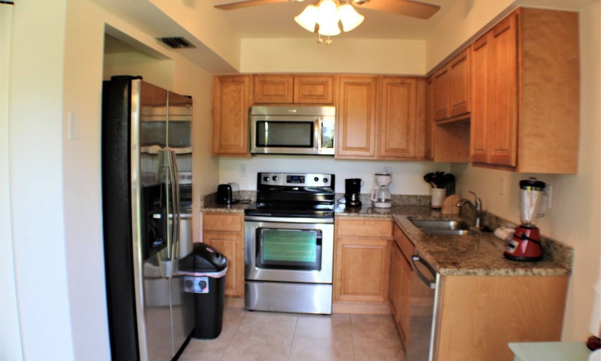 Hammock Bay Condo | Crisp 2 bedroom 2 bath Condo