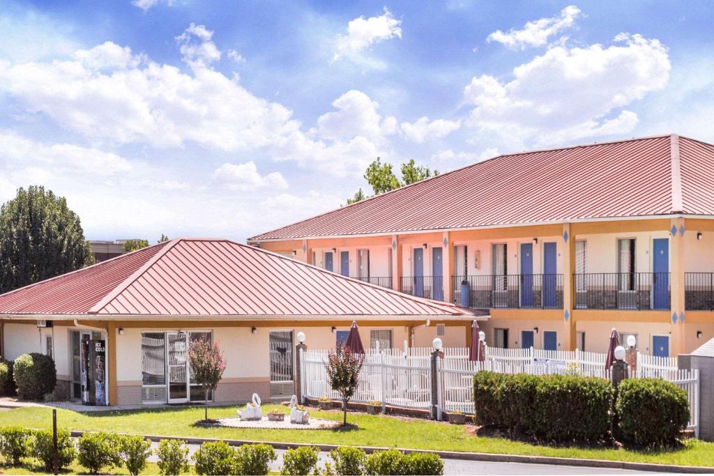 Augusta Hotel | Days Inn by Wyndham Augusta Wheeler Road