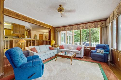Conway House | Deck & Private Dock! Waccamaw River Retreat