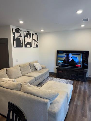 Castleberry Hill Apartment | Deluxe Escape 4