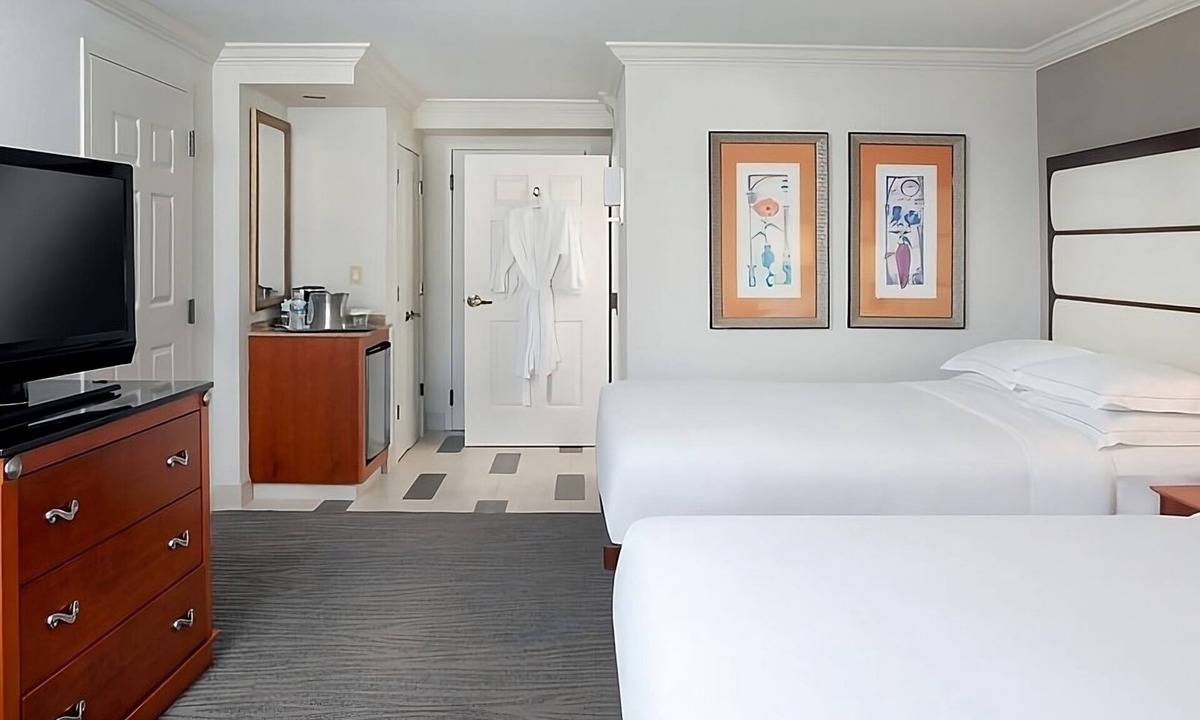 Park Shore Hotel | Discover Your New Favorite Stay! 2 Units, Outdoor Pool, Free Parking!
