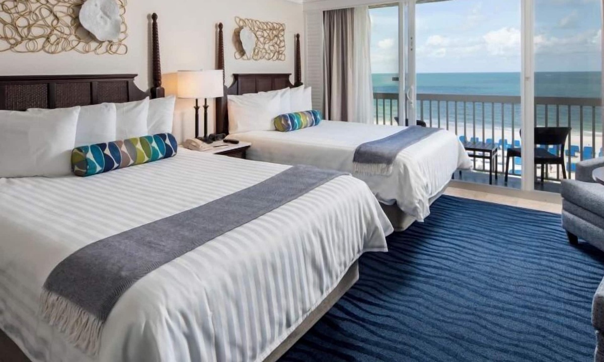 St. Pete Beach Hotel | Dive Into Your Dream Vacation! 2 Units w/Balconies, Outdoor Pools, Parking