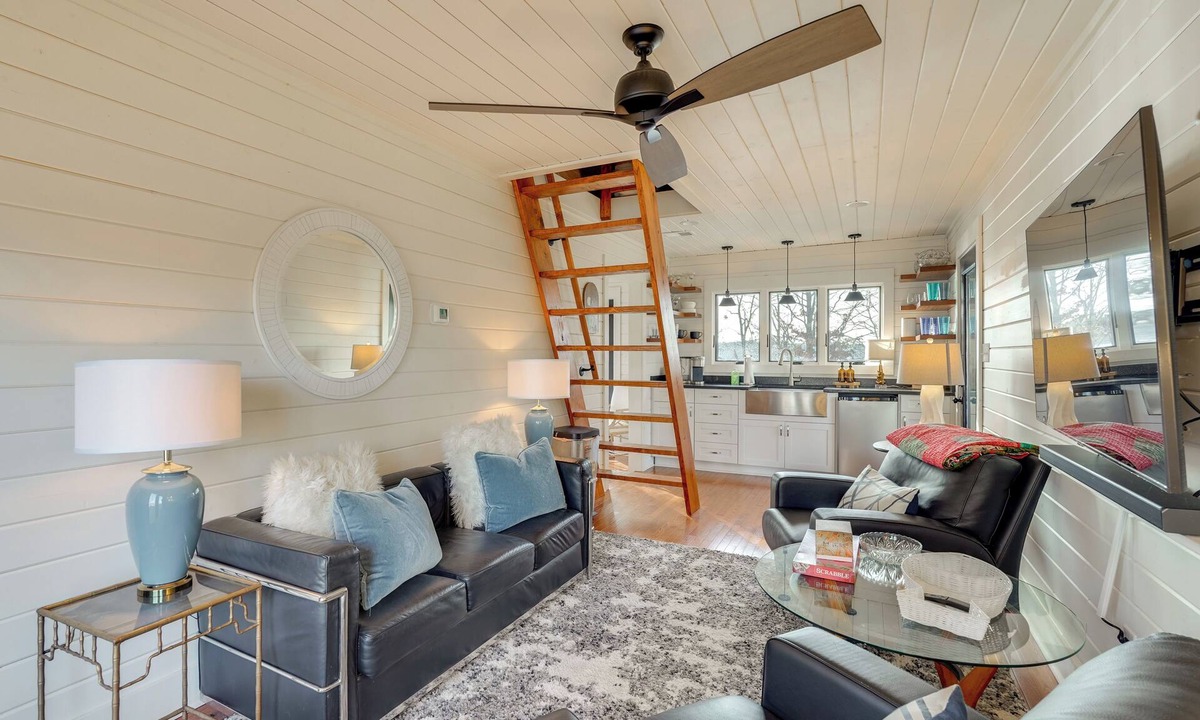 Chappells House | Dock & Serene Views, Lakefront Home in Chappells