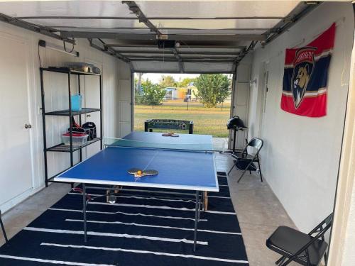 Port Charlotte House | Dog friendly Getaway Game room Close to Beaches