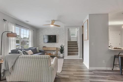 Whitemarsh Island House | Dog Friendly Island Retreat Close to City and Beach
