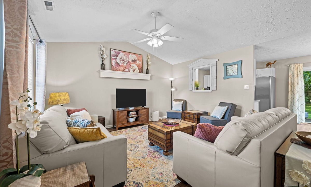 James City House | Double Up: Two 3BR Homes w/King Suites, Pool Tables, Fenced Yards, Pet Friendly