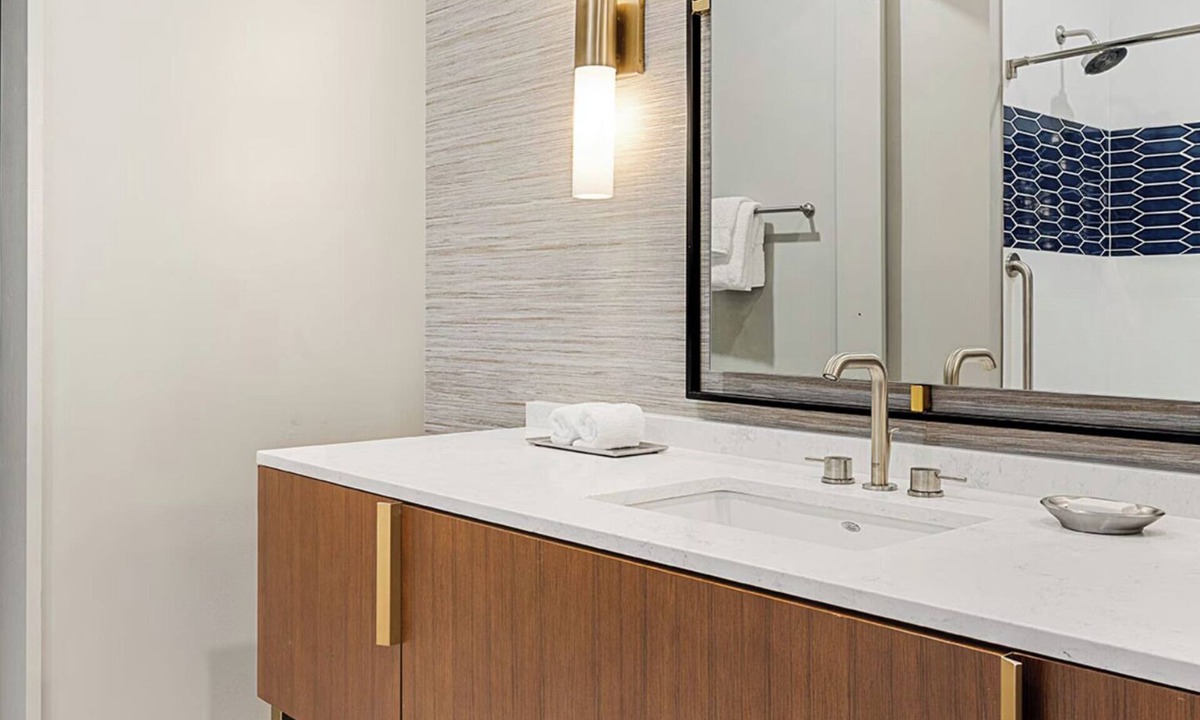 Peachtree Center Hotel | Downtown ATL Presidential Suite, Near Benz Stadium