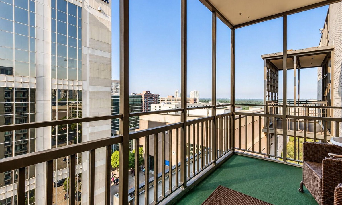 SoNo Condo | Downtown Atlanta 1BR Condo on 24th Floor with Balcony, Walk to Stadium