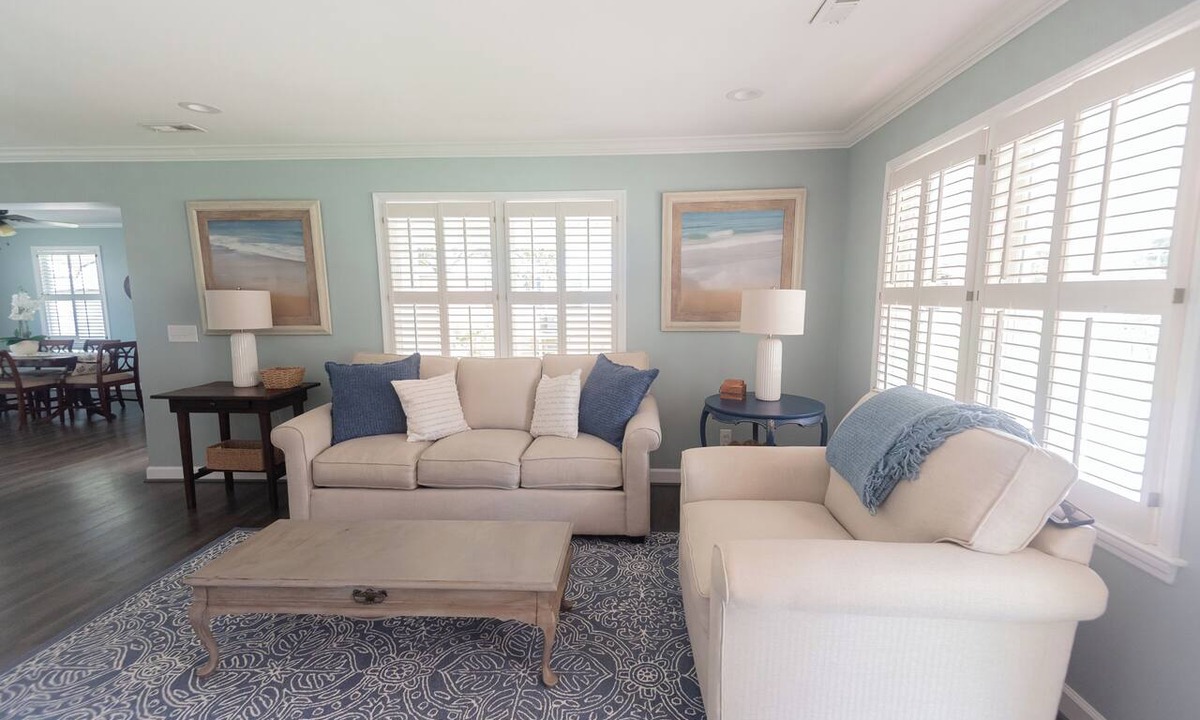 Conway House | Downtown Conway 3 bedroom home in picturesque neighborhood