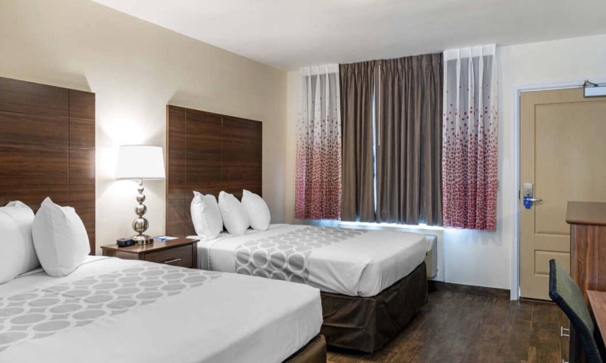 Downtown Hollywood Hotel | Downtown Hollywood Gardens Inn & Suites