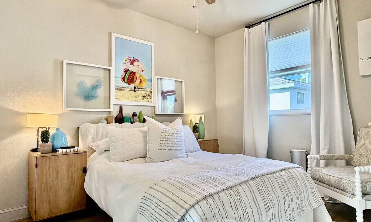 Gillespie Park Apartment | Downtown Sarasota | 1 Bd 1 Ba | Beach | + Pets