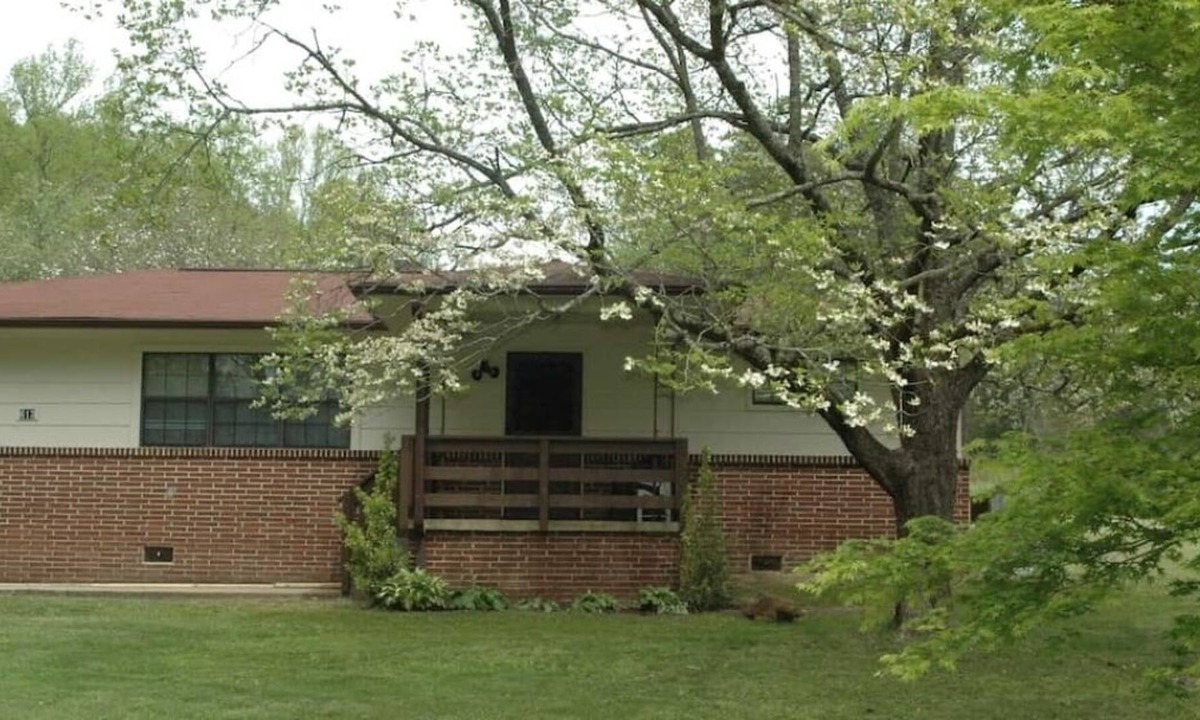Robbinsville Other | Dragon's Lair, 15 mins to Tail of The Dragon & 10 mins to Historic Tapoco Lodge