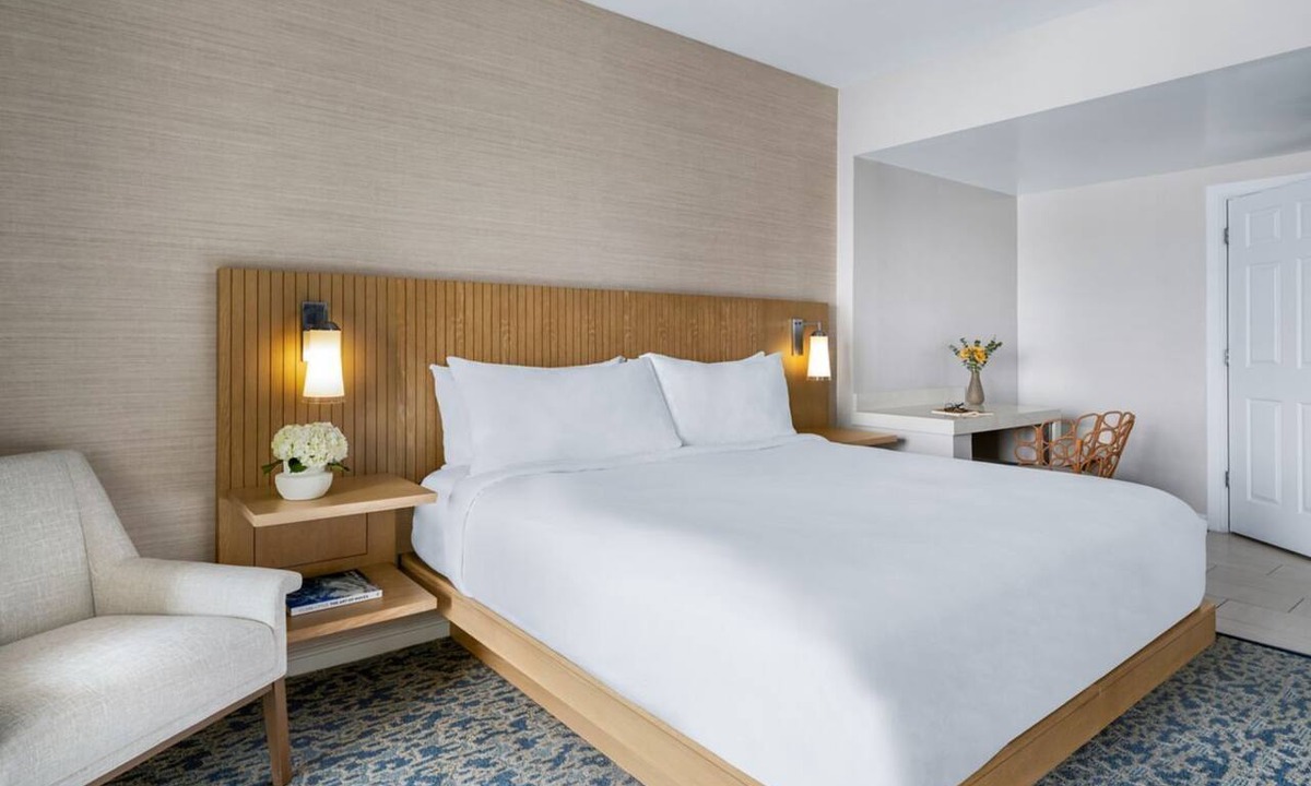 Central Beach Resort | Dream Florida Escape in Fort Lauderdale!