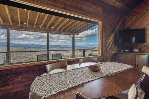 Penrose House | Dreamy Penrose Cabin w/Panoramic Mountain Views
