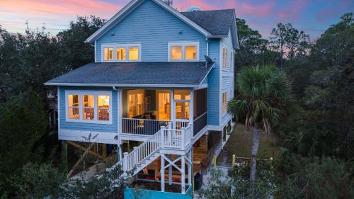 Folly Beach House | E Huron Ave - Tidecrest by AvantStay