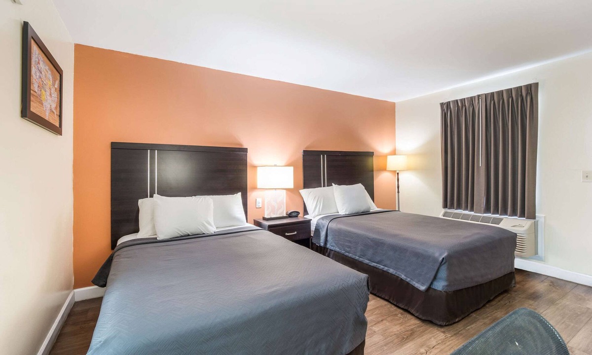 Santee Hotel | Econo Lodge Santee