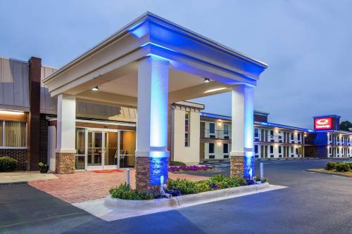 Selma Cabin | Econo Lodge Selma - Smithfield
