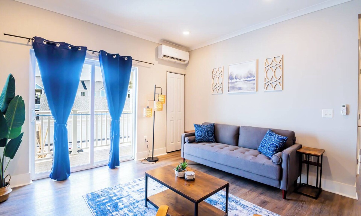 Port Wentworth Apartment | Elegant 2-bedroom stay with AC, fitness room, WiFi, pool - D