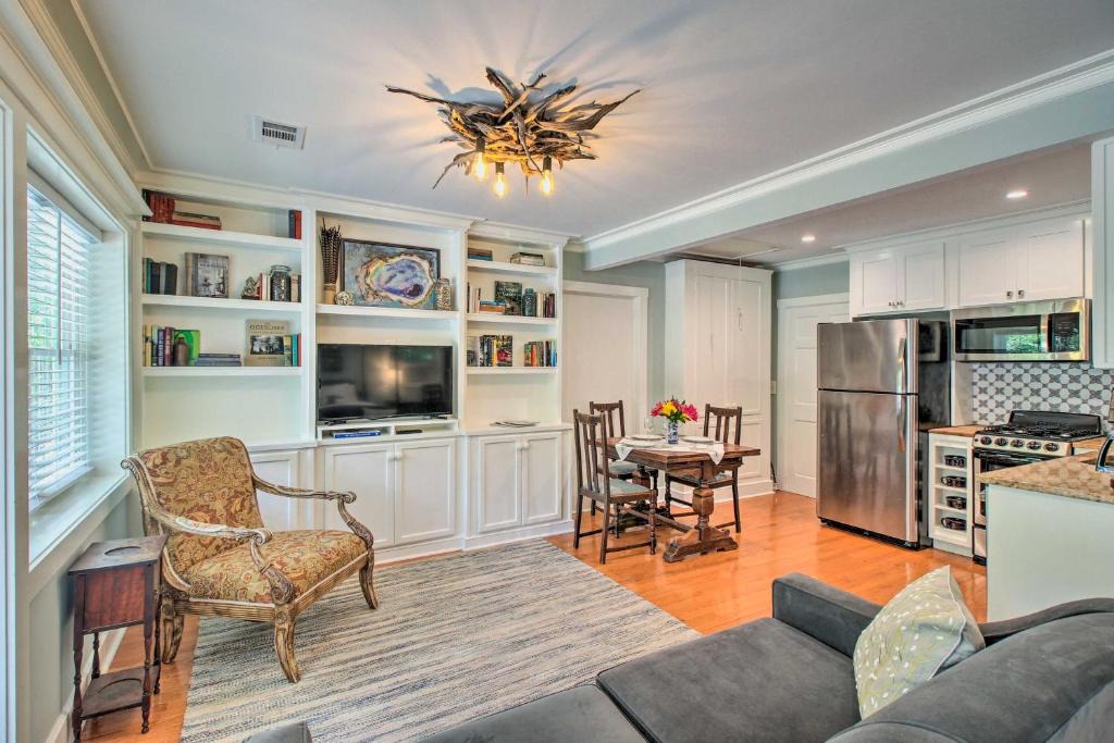 Montgomery Apartment | Elegant Savannah Hideaway w/Private Garden