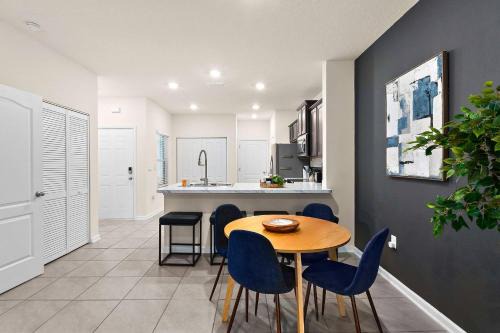 Baymeadows House | Elegant & Upscale 2BR Townhome.