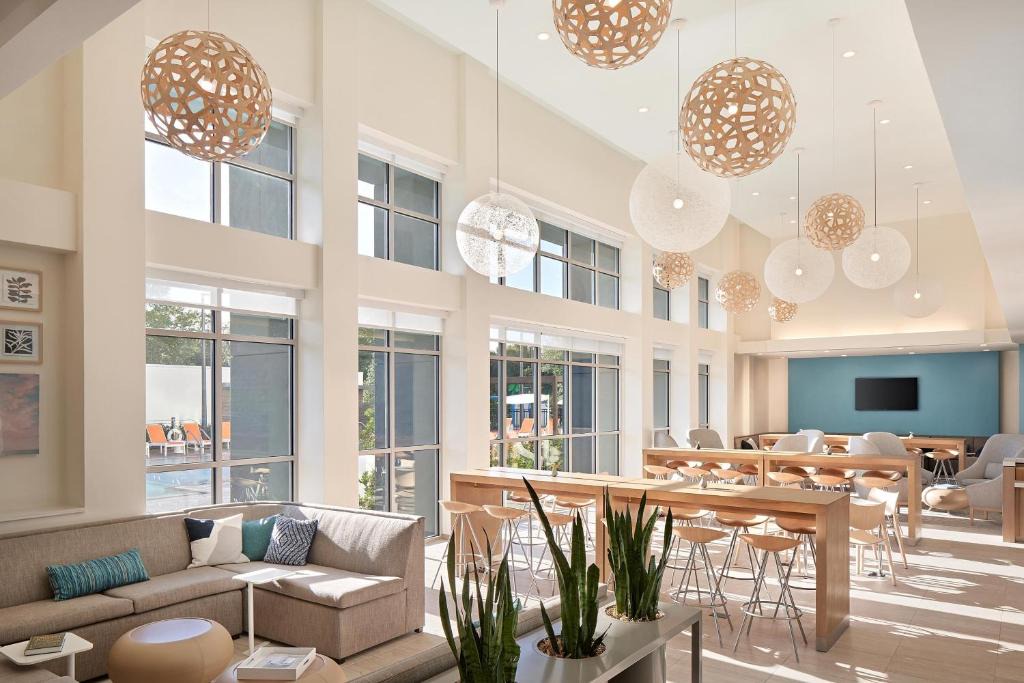 Williamsburg Hotel | Element by Marriott Orlando at SeaWorld