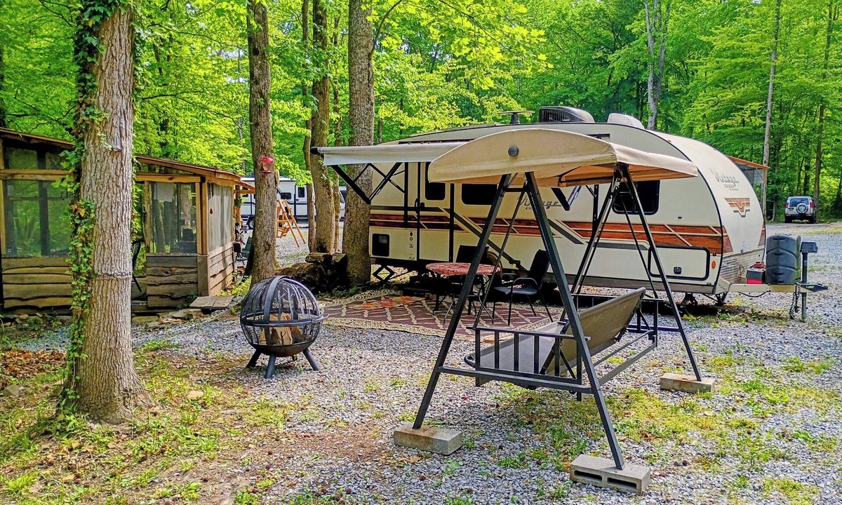 Del Rio House | Elsie The Happy Camper in the Great Smoky Mountains of Del Rio, TN!