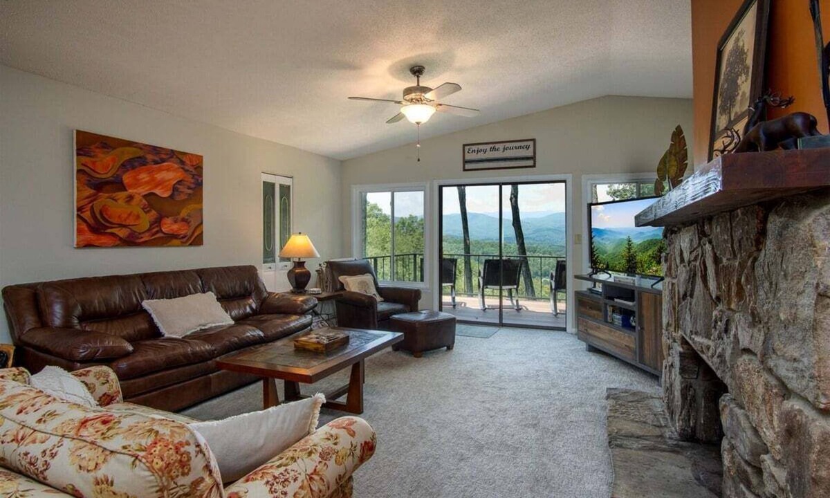 Pisgah Forest House | Enjoy the View in the Journey House