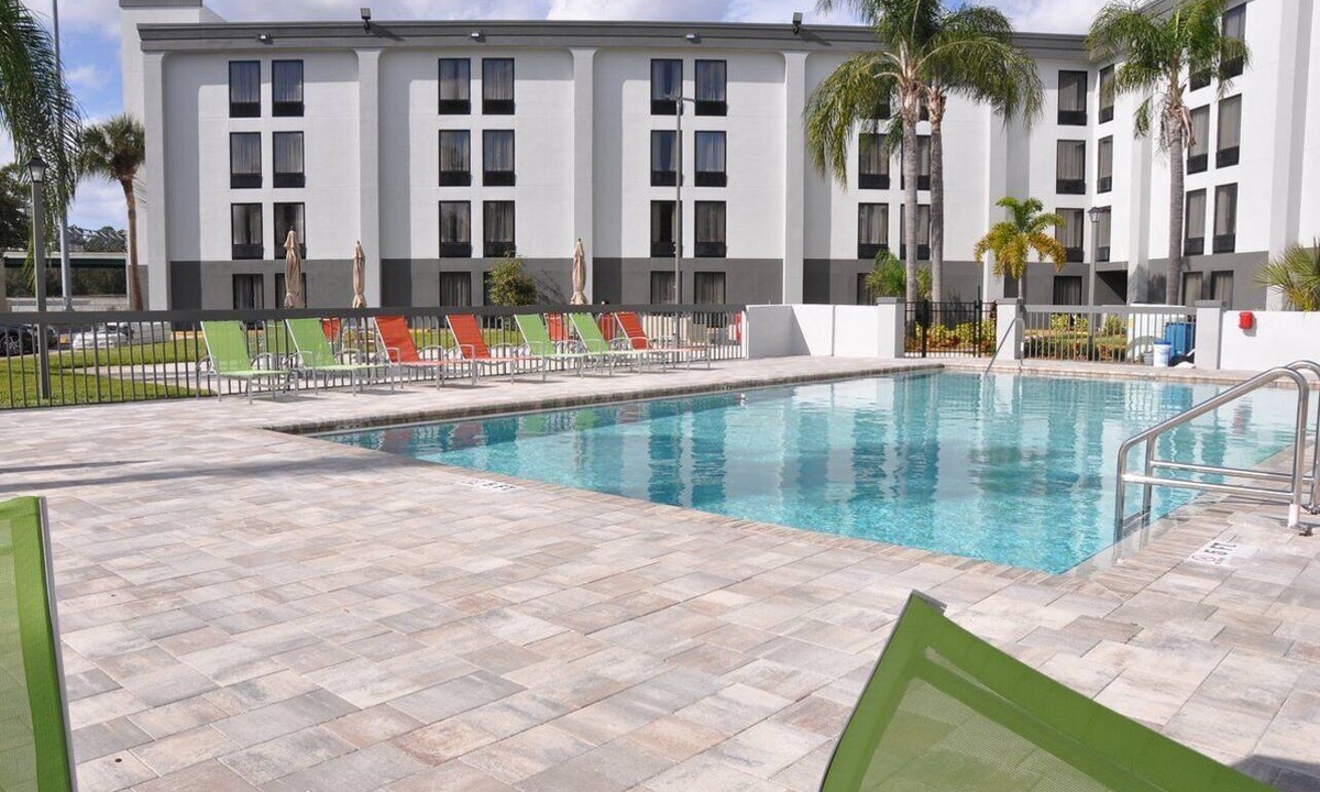Florida Central Atlantic Coast Hotel | Enjoy Theme Park Fun at Spacious Resort Orlando