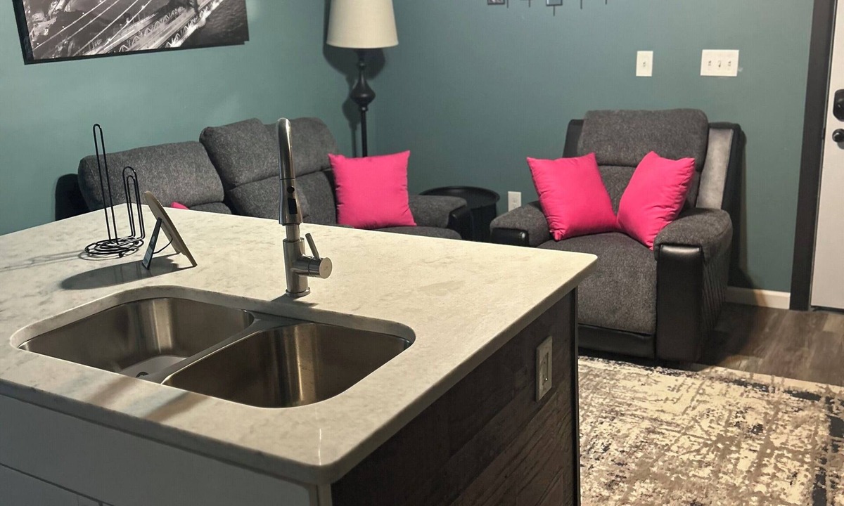 Whitehaven Apartment | Enjoyable 1-bedroom apartment with AC in vibrant Memphis