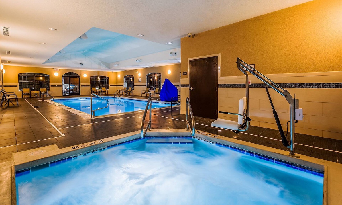 Bismarck Condo | Equipped Suite Near Downtown + BIS | Free Daily Breakfast + Indoor Pool