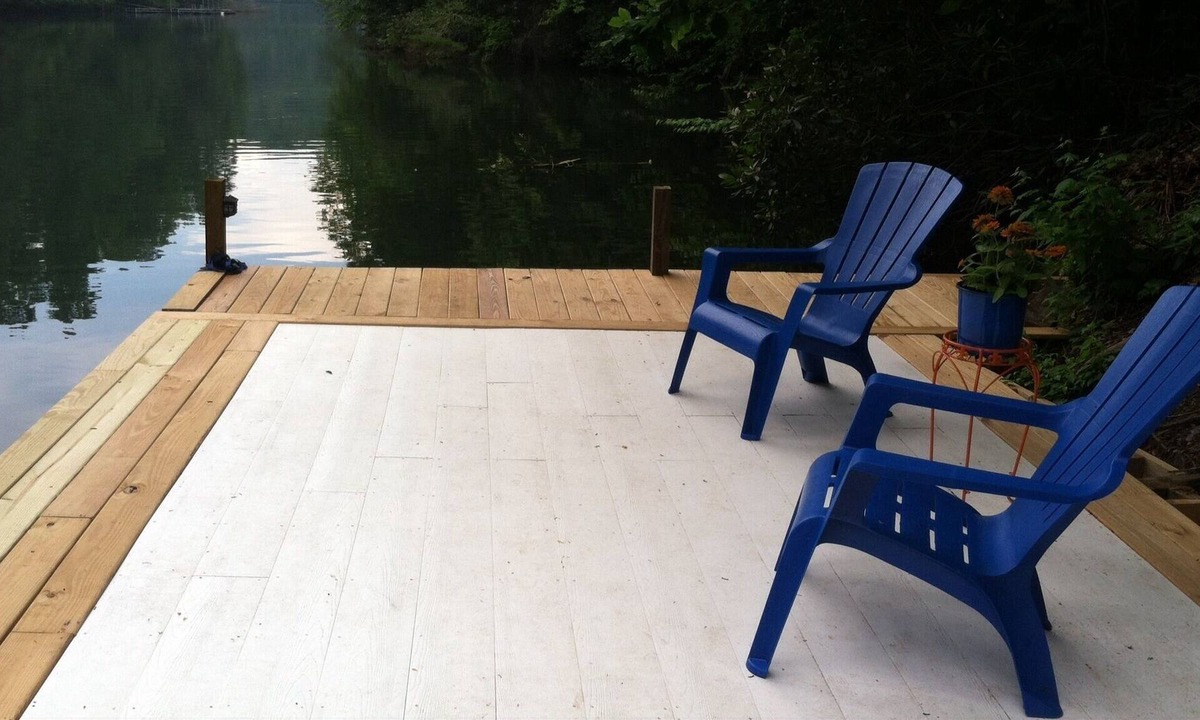 Pittsburg Cabin | Escape, unplug & relax. Enjoy nature from our screen porch or from dock.