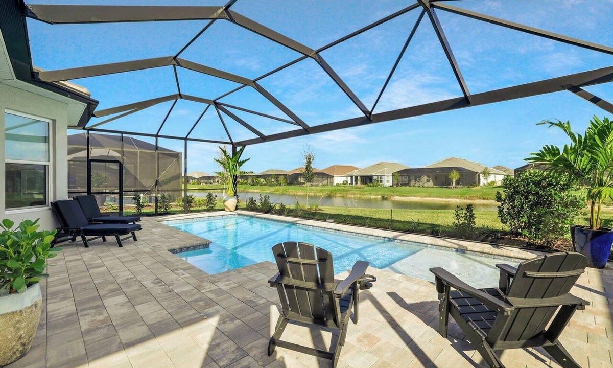 Naples House | Esplanade by The Islands