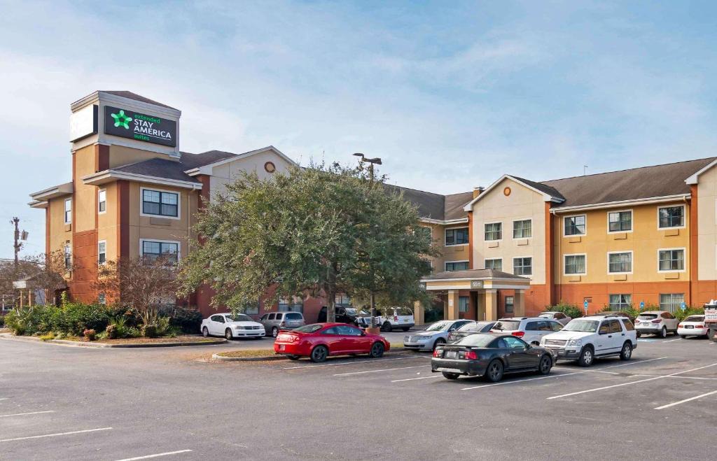 Poplar Place - University Place Hotel | Extended Stay America Suites - Savannah - Midtown