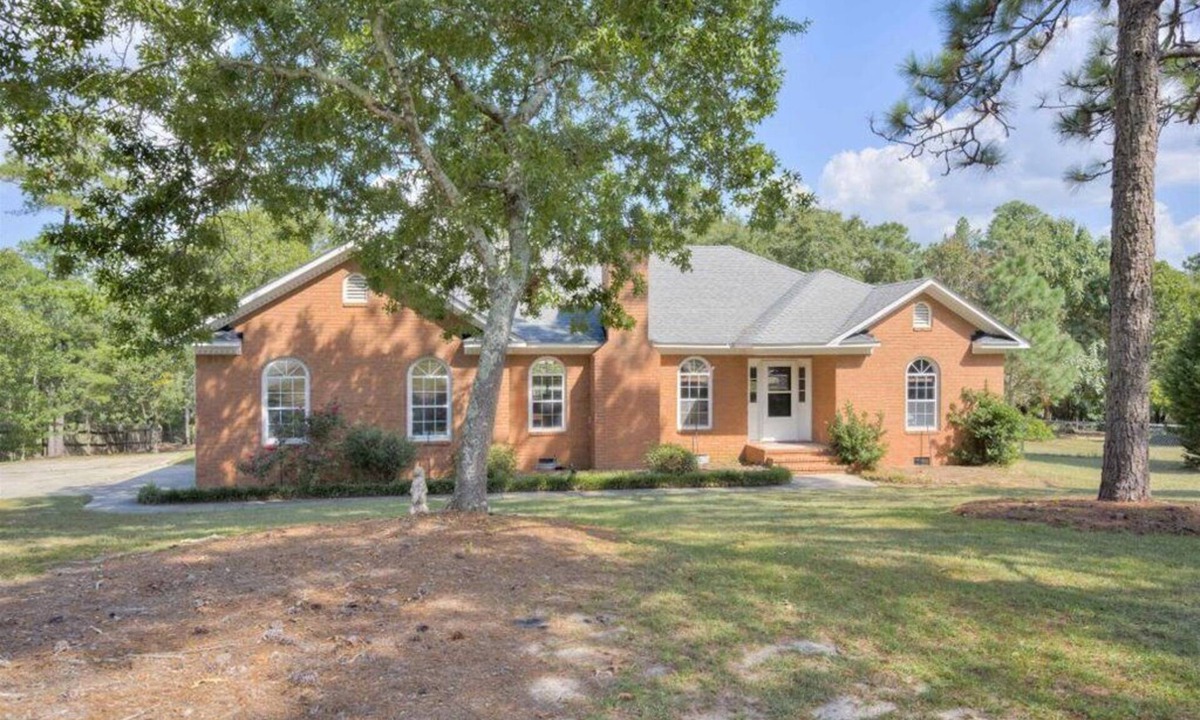 Bath House | Extended Stays Welcome-Large home with Firepit, Poker Table and Grill