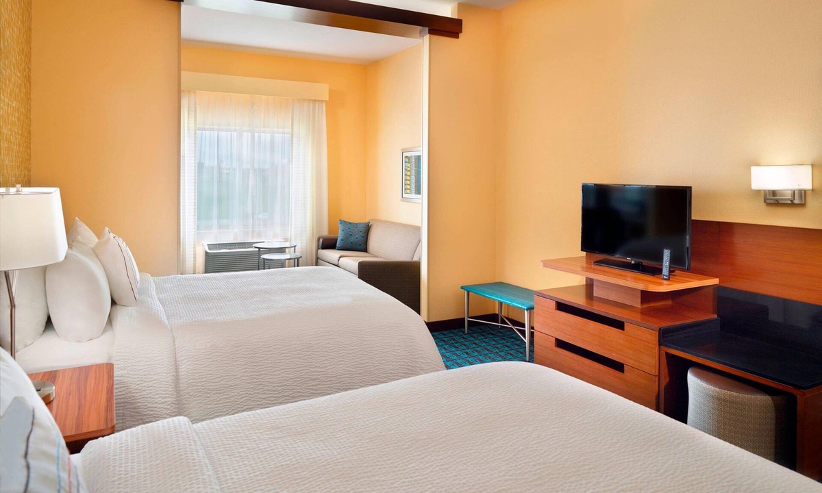 Flat Rock Hotel | Fairfield Inn & Suites by Marriott Hendersonville Flat Rock