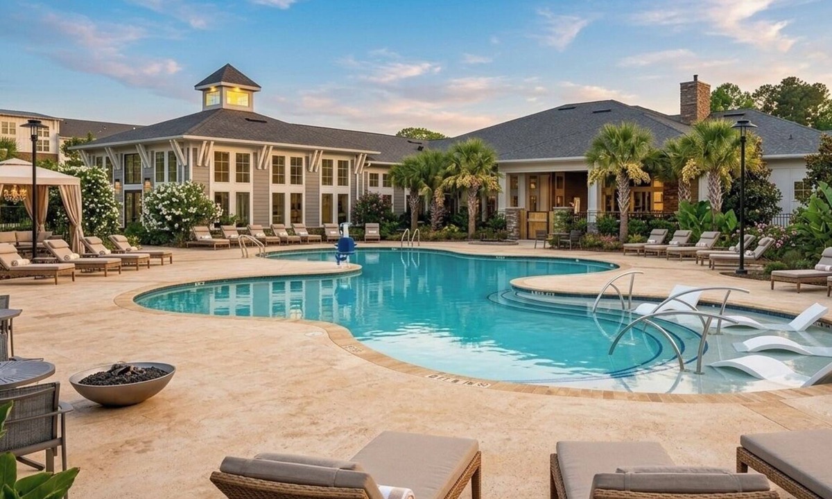 Matthews Apartment | Families favorite Luxury Suites + Saltwater Pool+Gym + Free Parking+Ev Charging