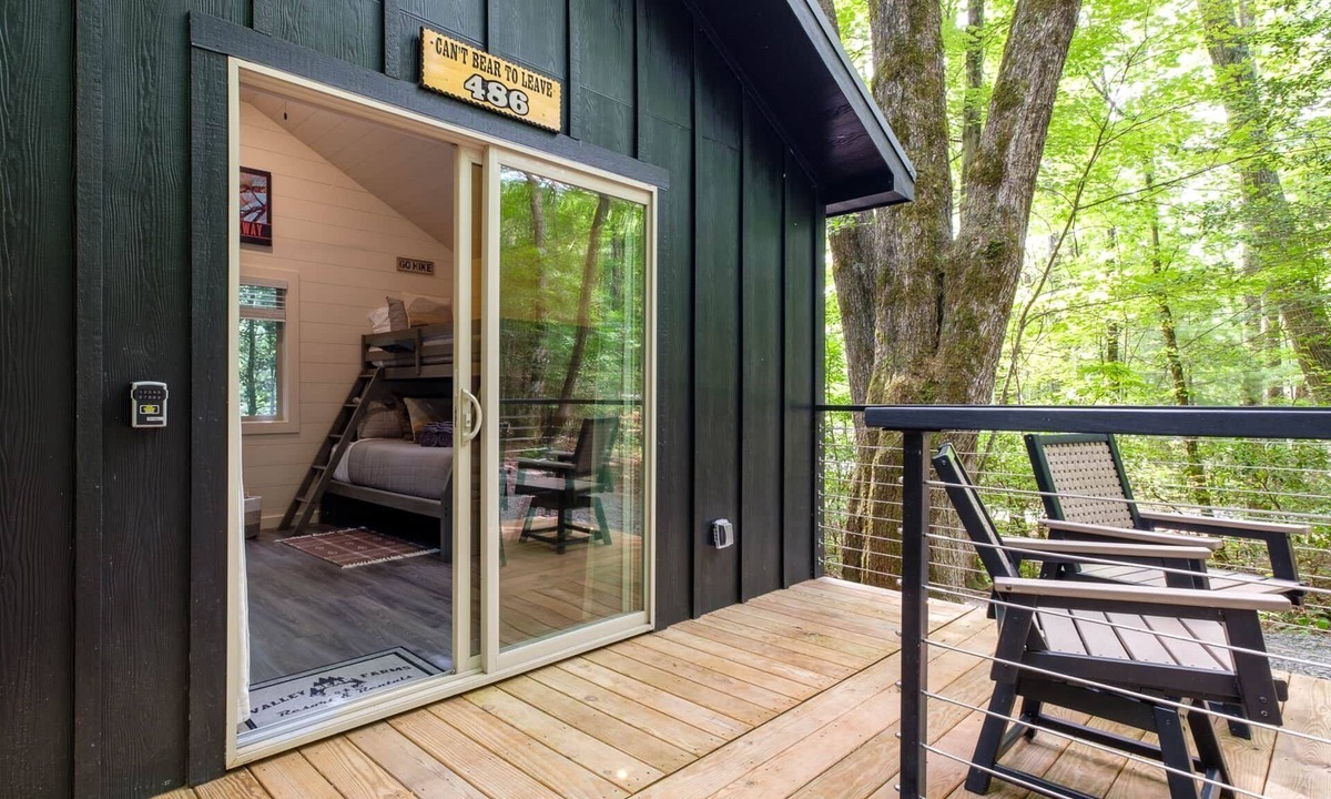 Balsam Grove Cabin | Family Bunk Cabin - Can't Bear To Leave